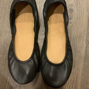 Tieks matte black size 8 flat. Worn once. Too big. Great condition